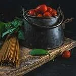 томат в консервной упаковке