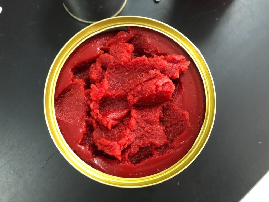 Canned tomato paste